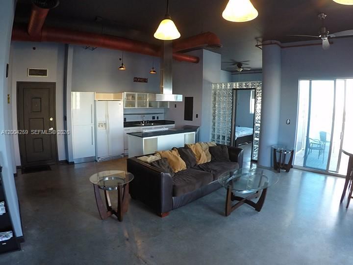 10 SW S RIVER DR, Unit 611 - 1