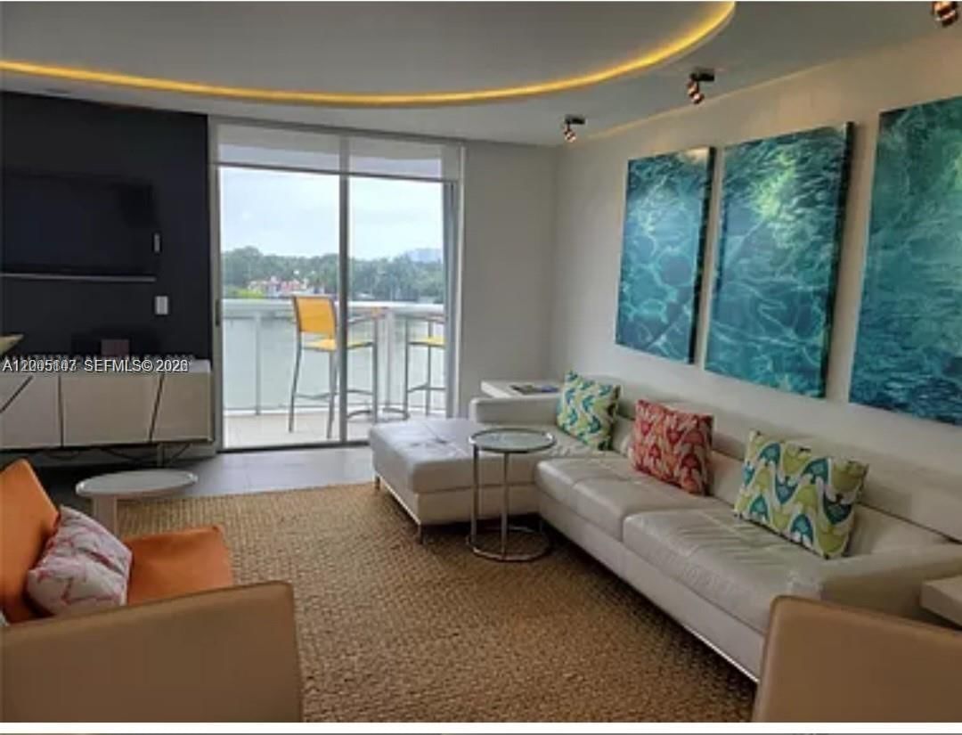 5880 COLLINS AVE, Unit 604 - 1