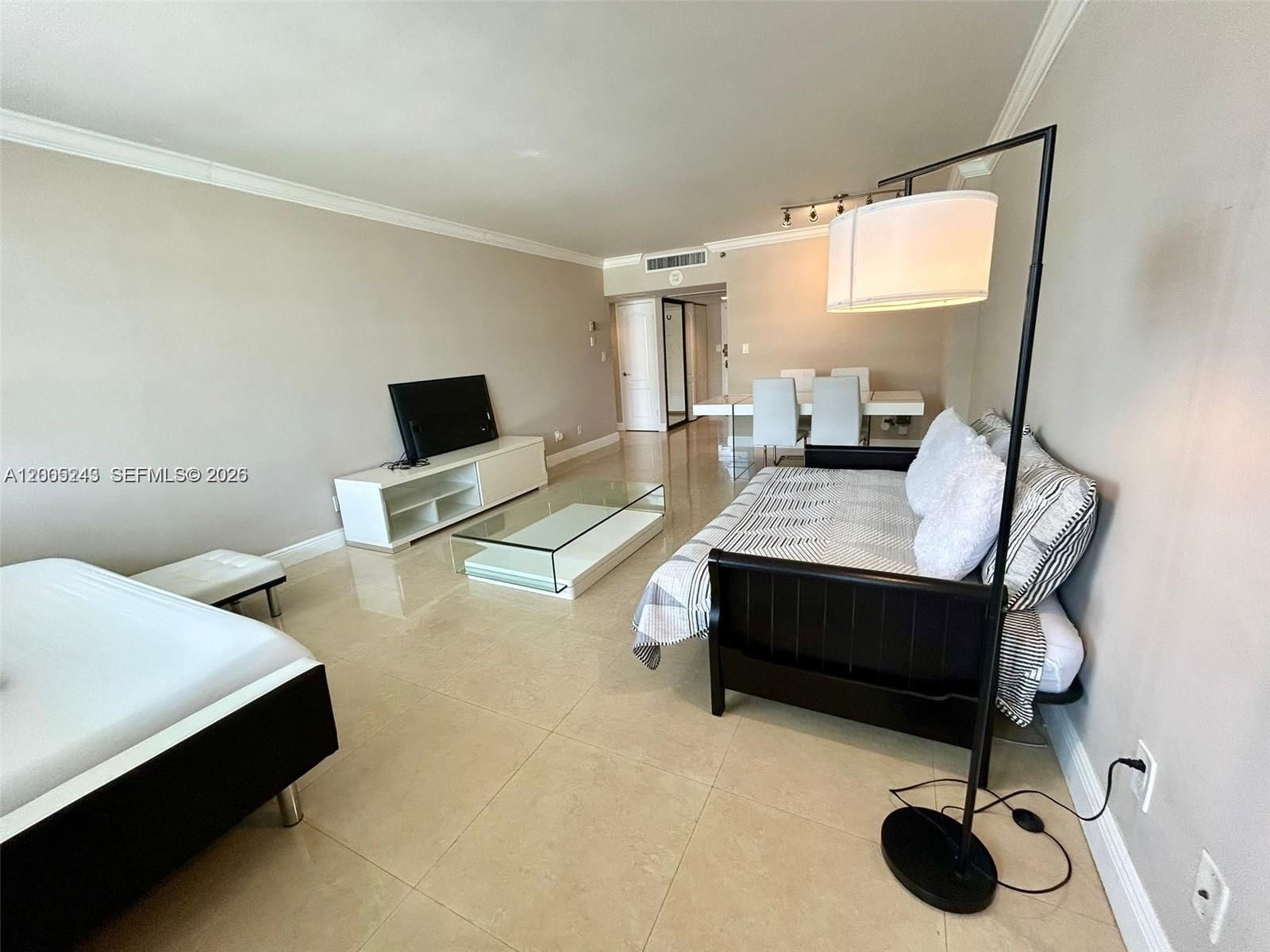 100 LINCOLN RD, Unit 1010 - 1