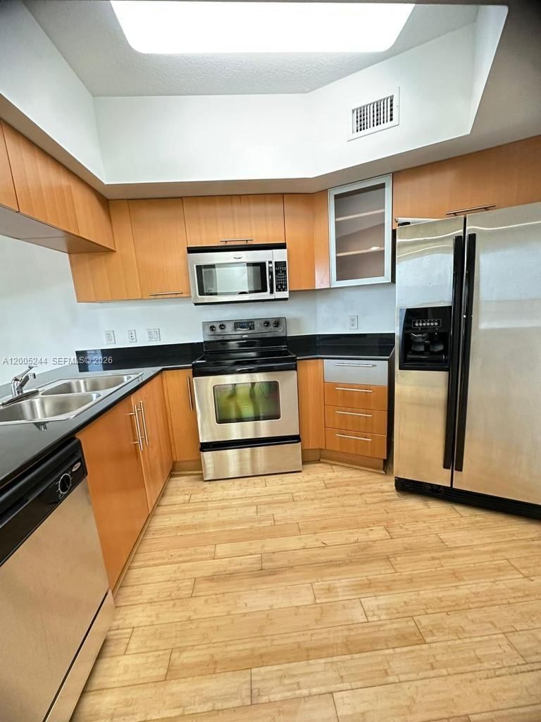 1750 N BAYSHORE DR, Unit 3115 - 1