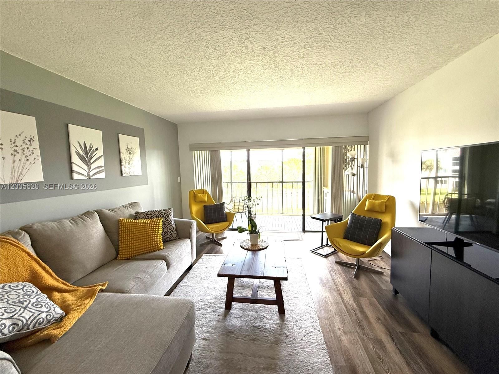 230 LAKEVIEW DR, Unit 307 - 1