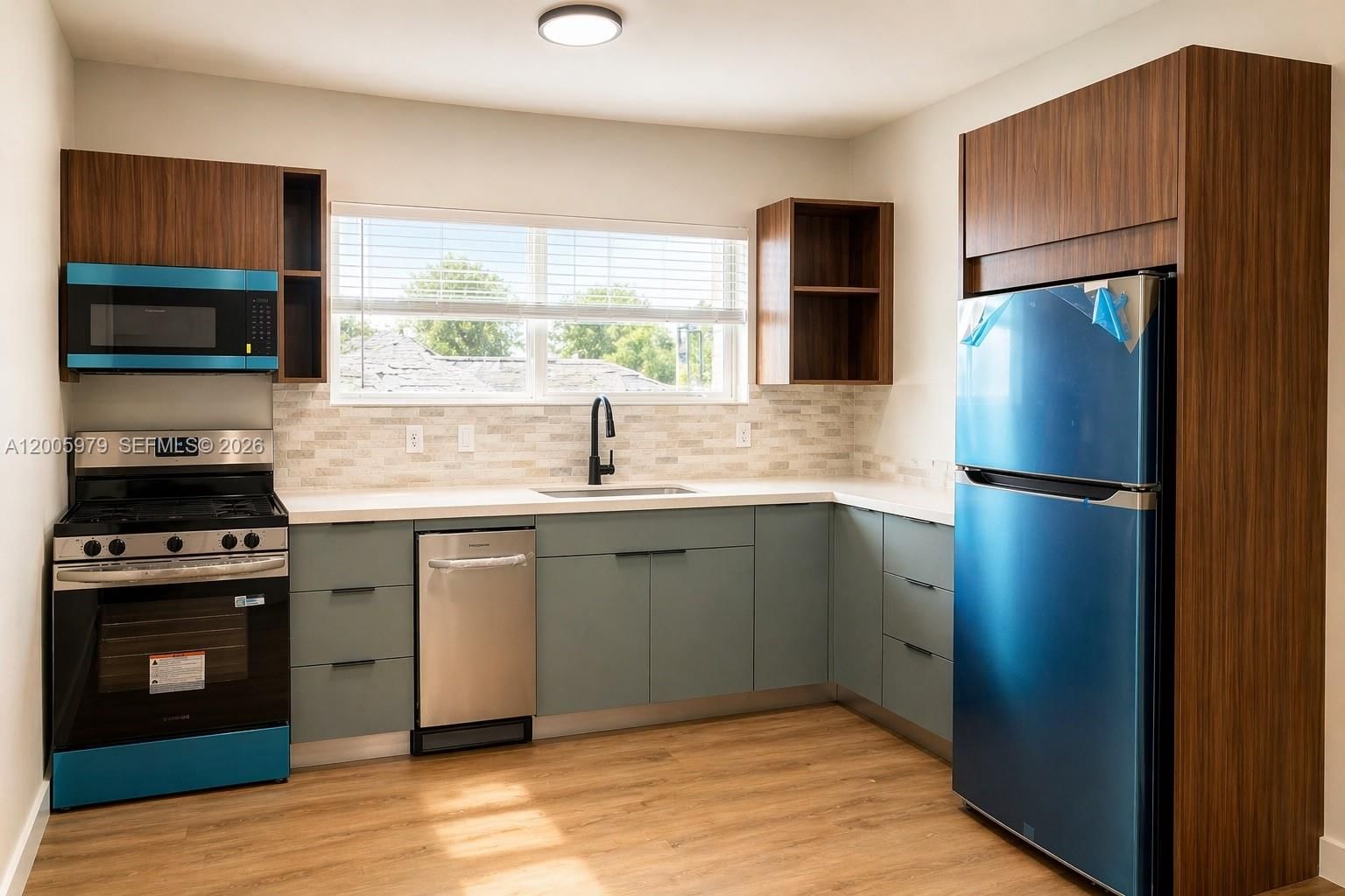 576 NE 63RD ST, Unit 4 - 1