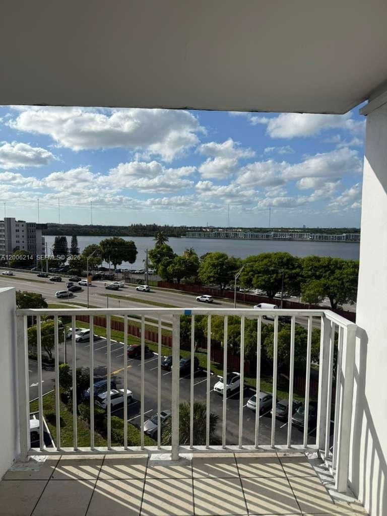 1200 NE MIAMI GARDENS DR, Unit 812W - 1