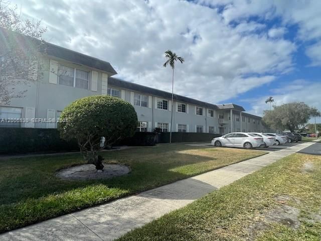 1560 MCKINLEY ST, Unit 101W - 1