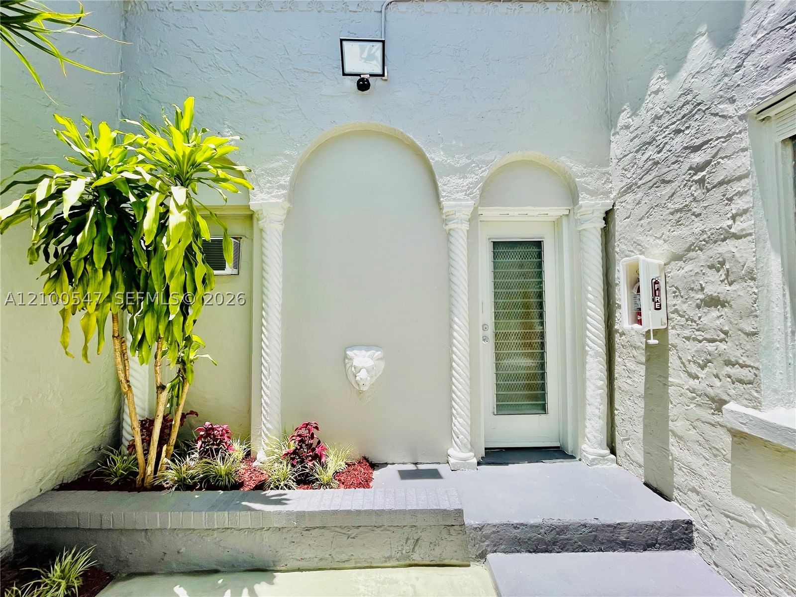 442 SW 10th Ave
