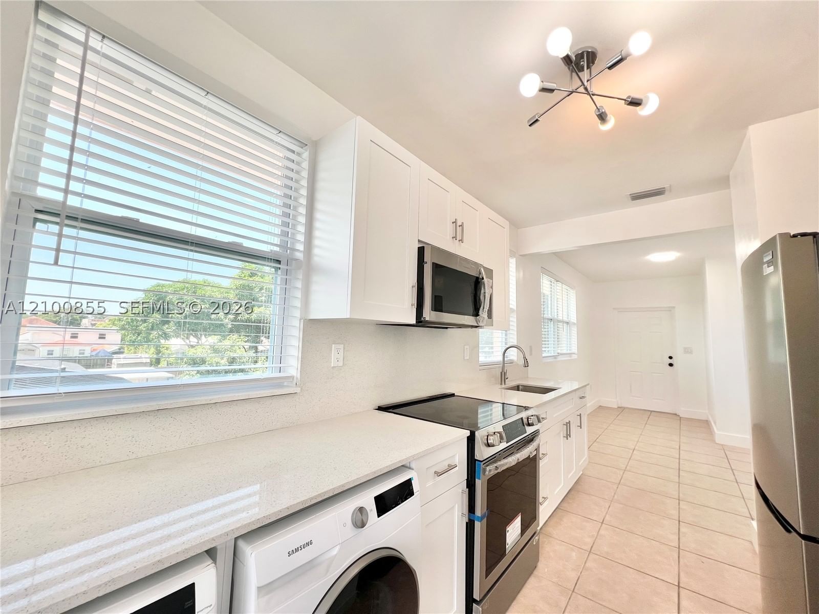 200 NW 17th Ct