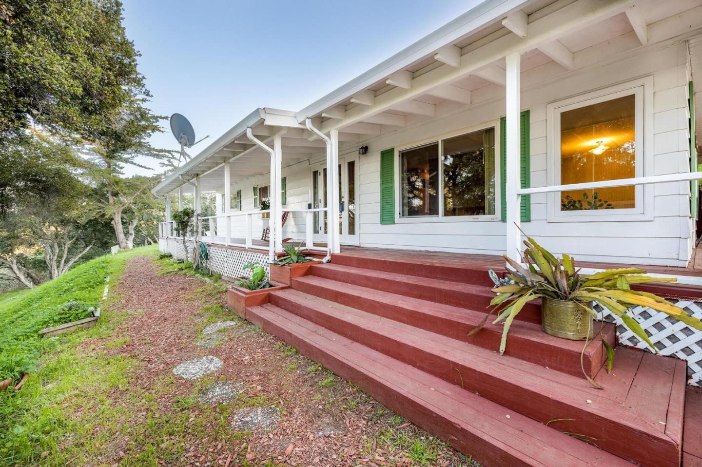 MLS Listing Photo 1
