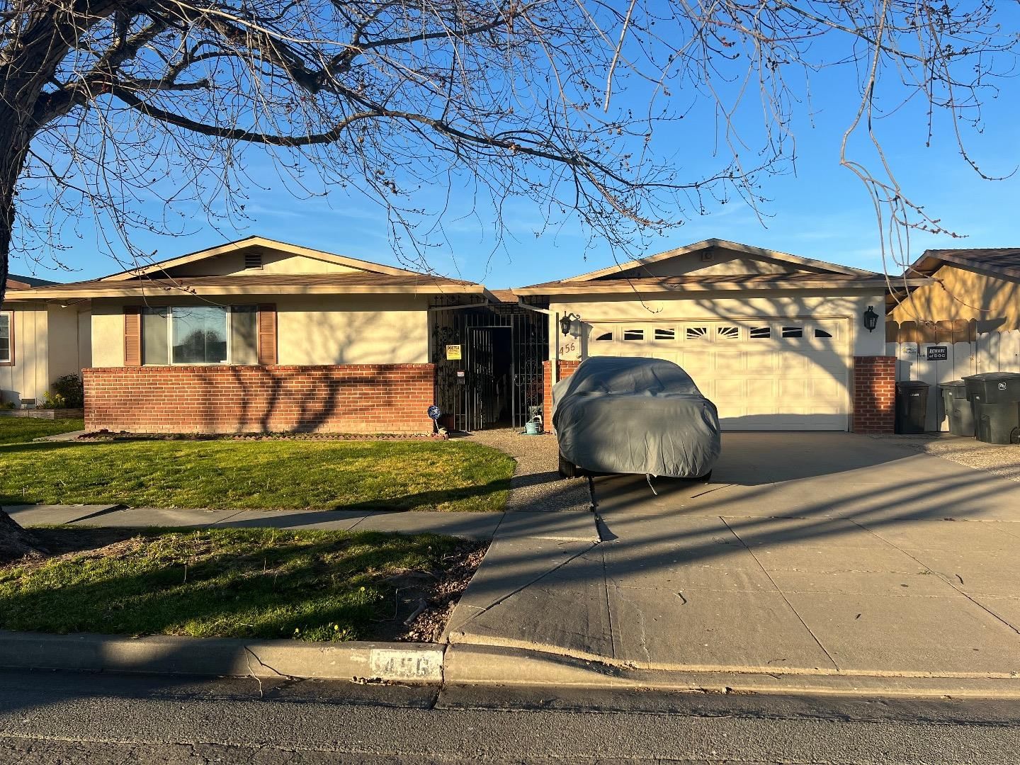 MLS Listing Photo 1