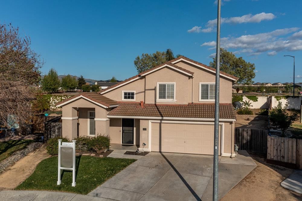 Listing Photo 1