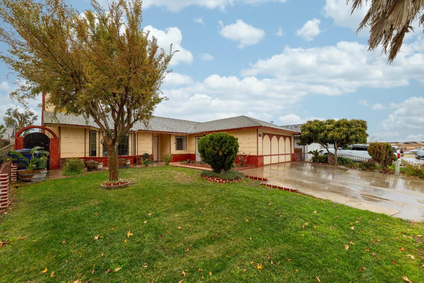 MLS Listing Photo 1