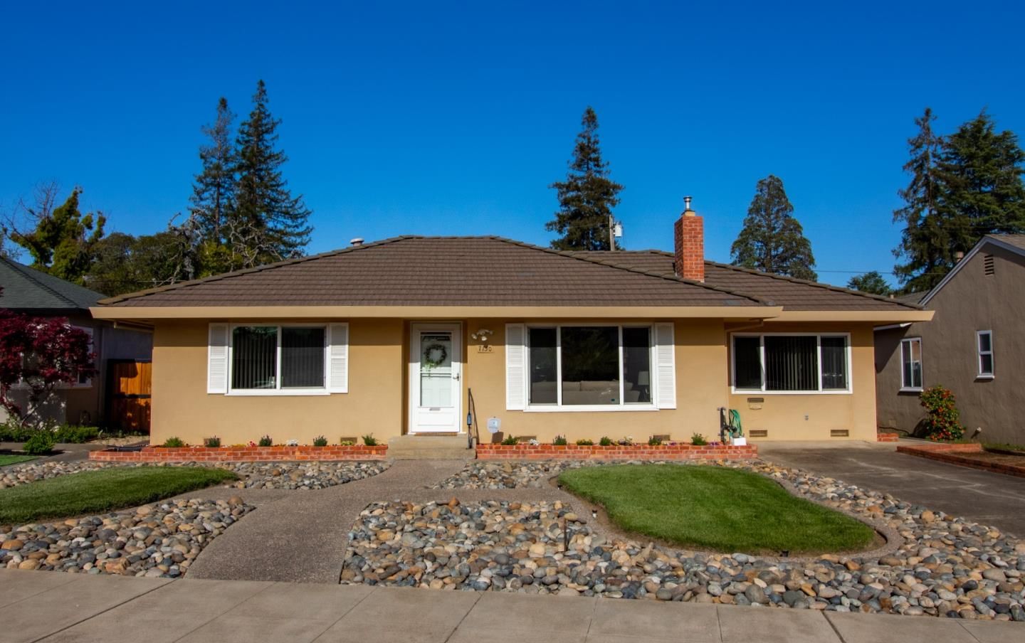MLS Listing Photo 1