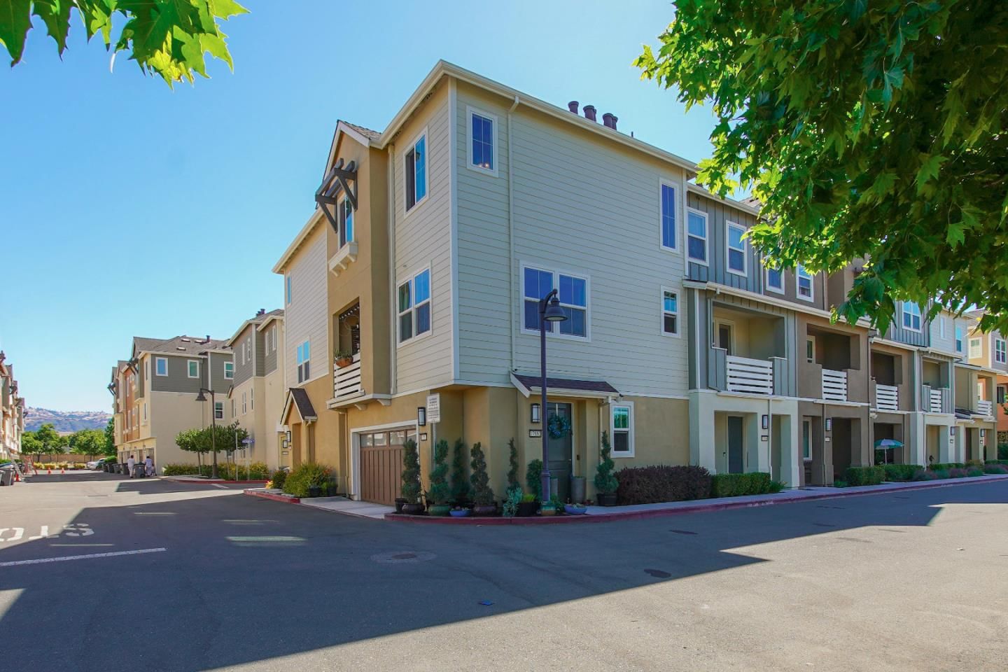 MLS Listing Photo 1