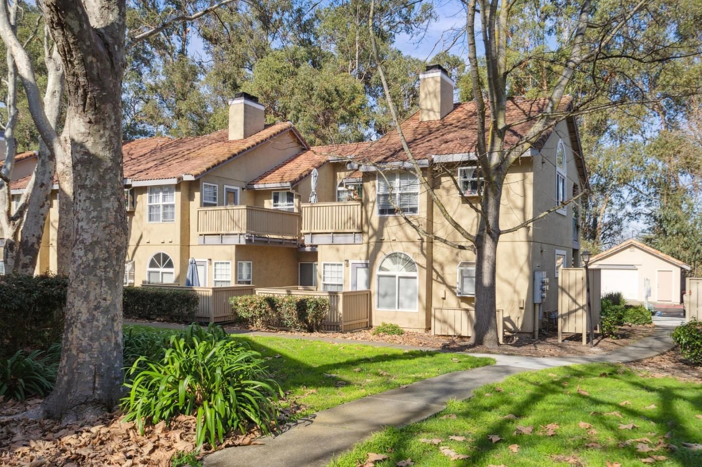 MLS Listing Photo 1