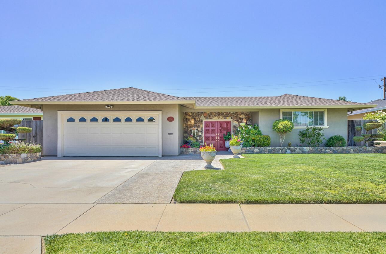 Listing Photo 1