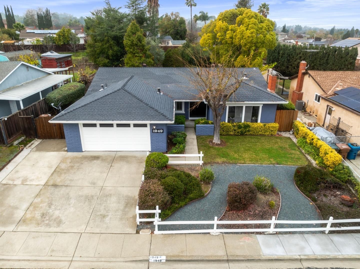 Listing Photo 1