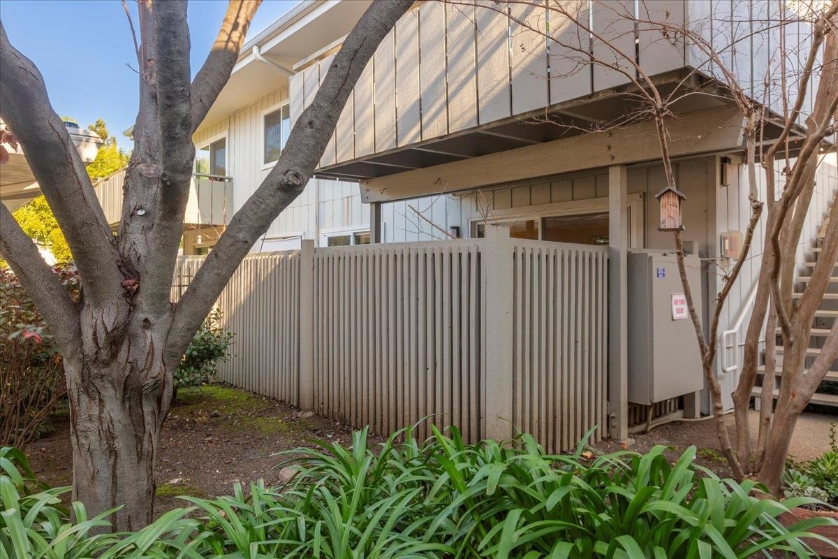 MLS Listing Photo 1