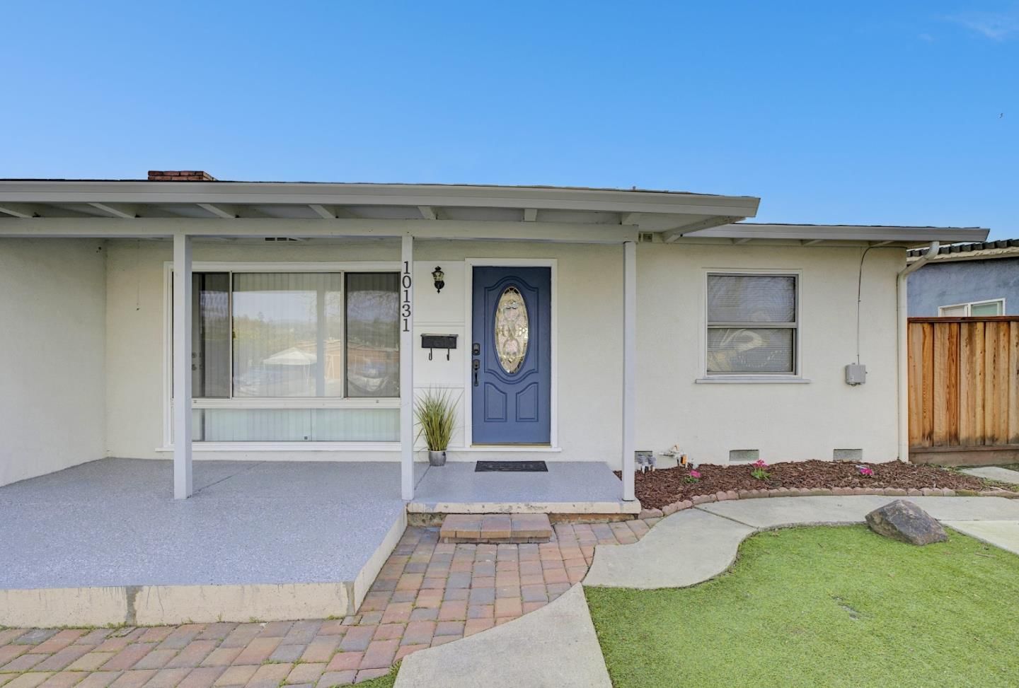 Listing Photo 1