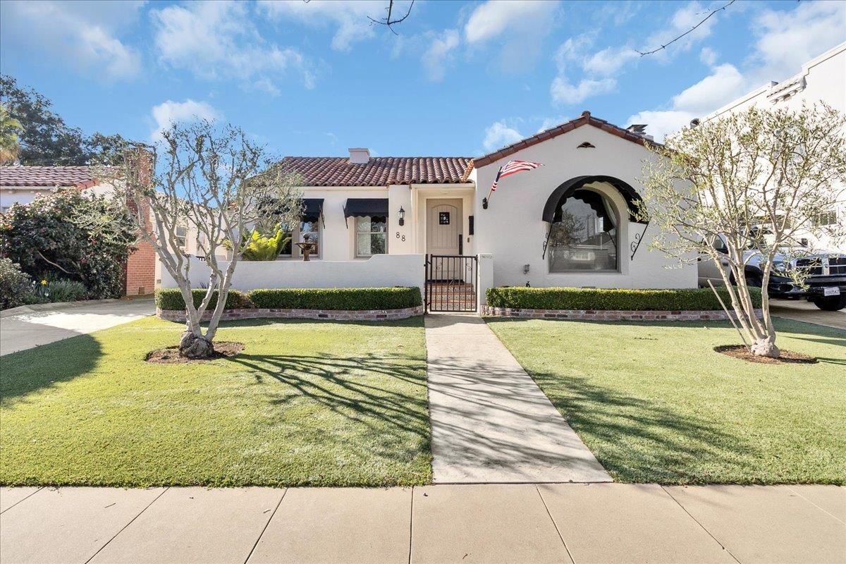 Listing Photo 1