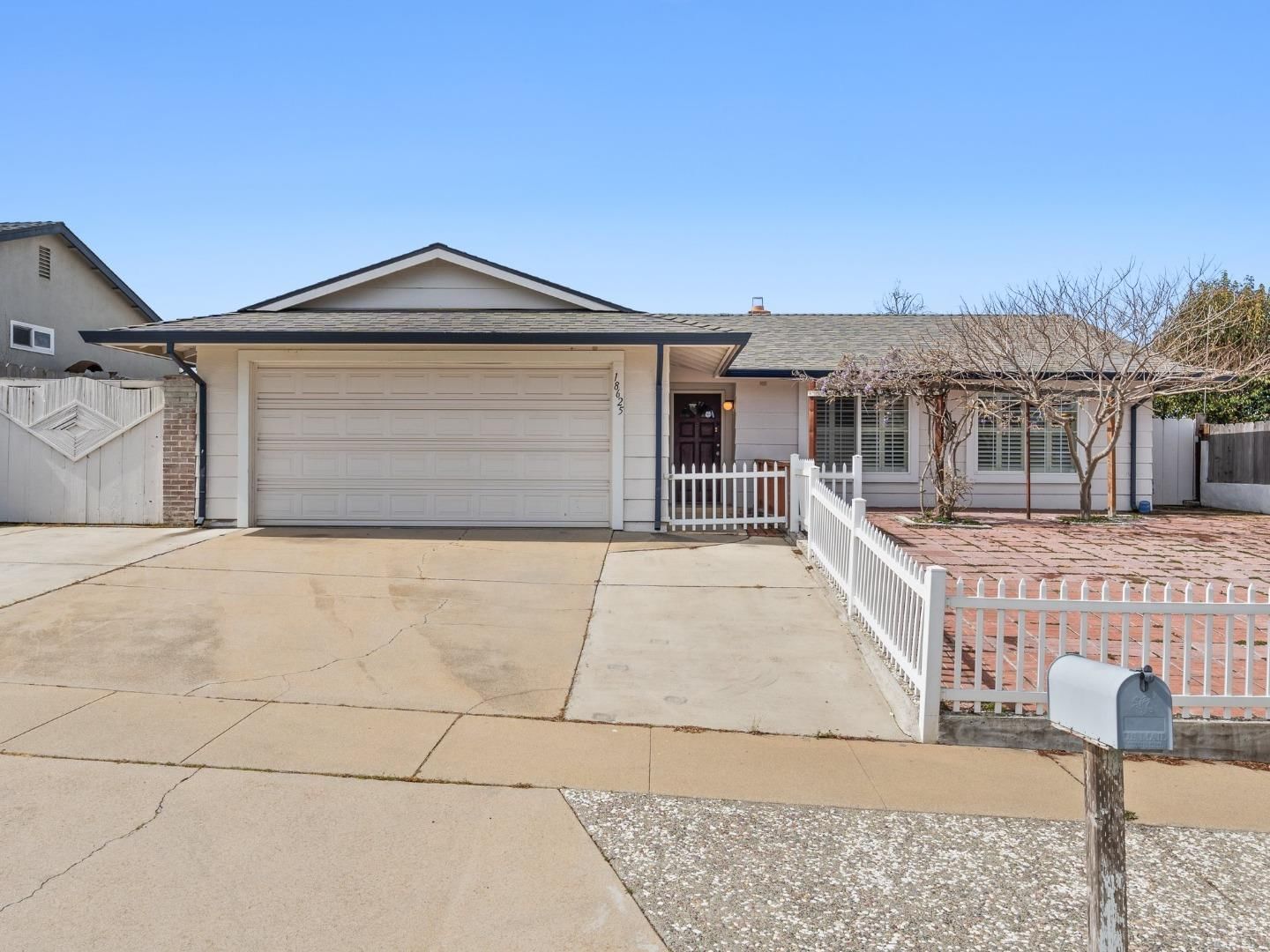 Listing Photo 1