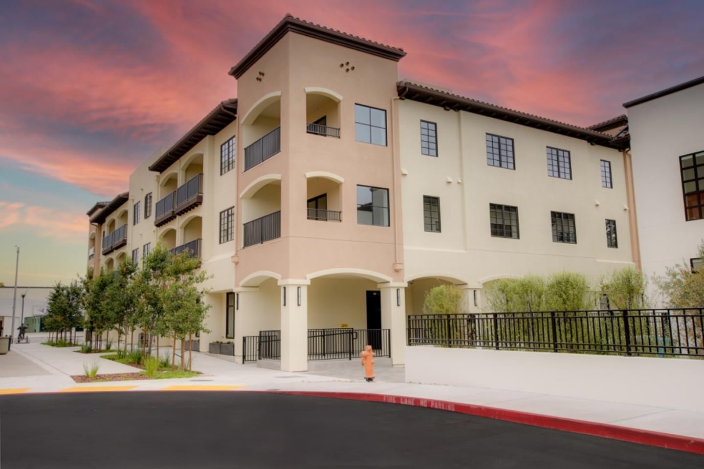 MLS Listing Photo 4