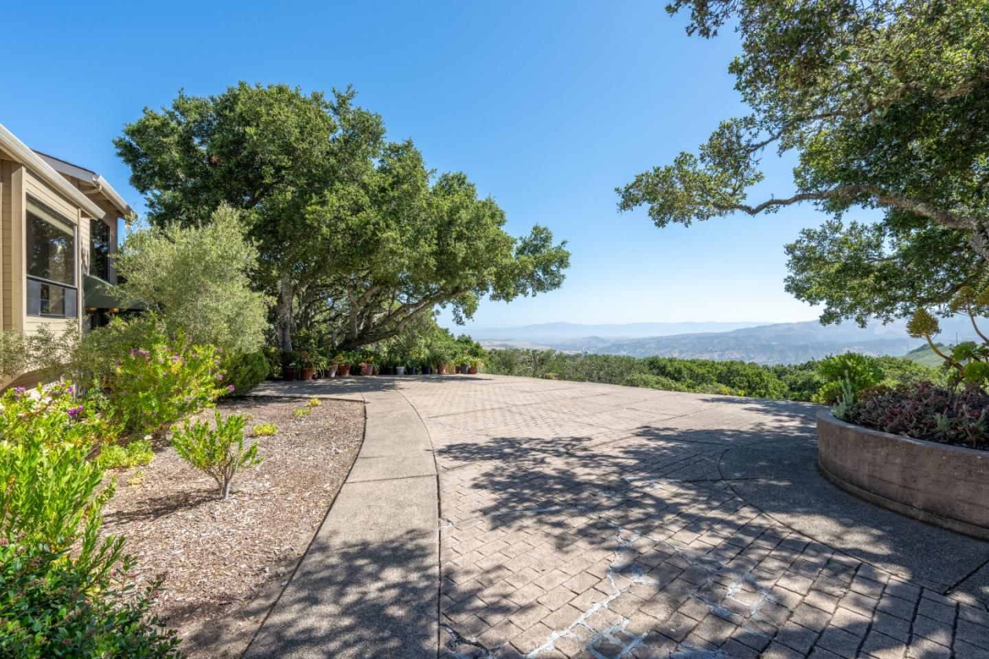 MLS Listing Photo 4