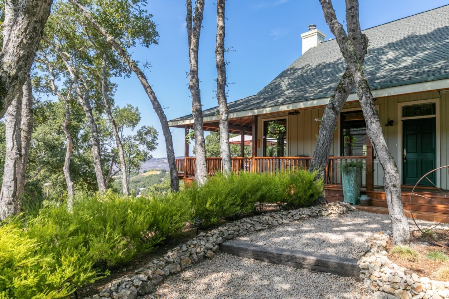 MLS Listing Photo 4