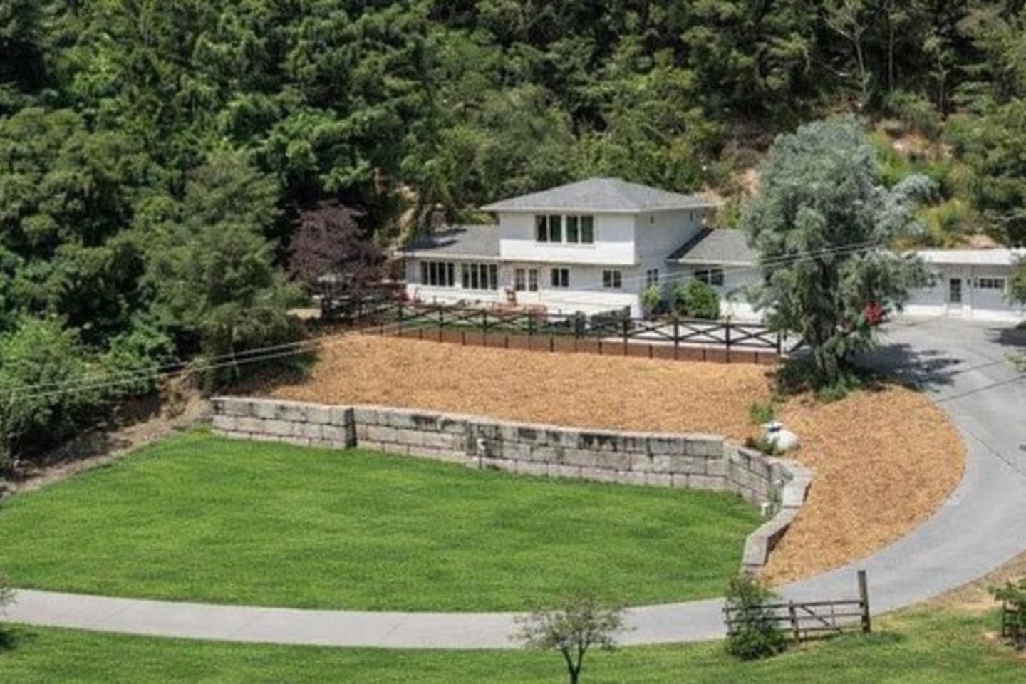 MLS Listing Photo 1