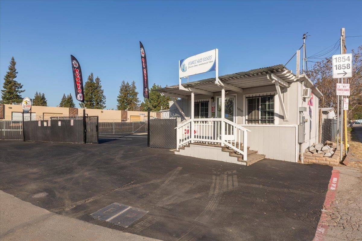 MLS Listing Photo 3
