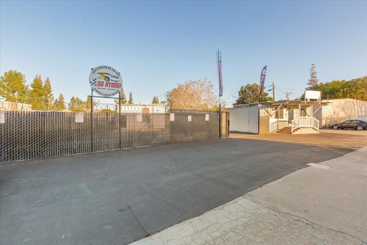 MLS Listing Photo 4