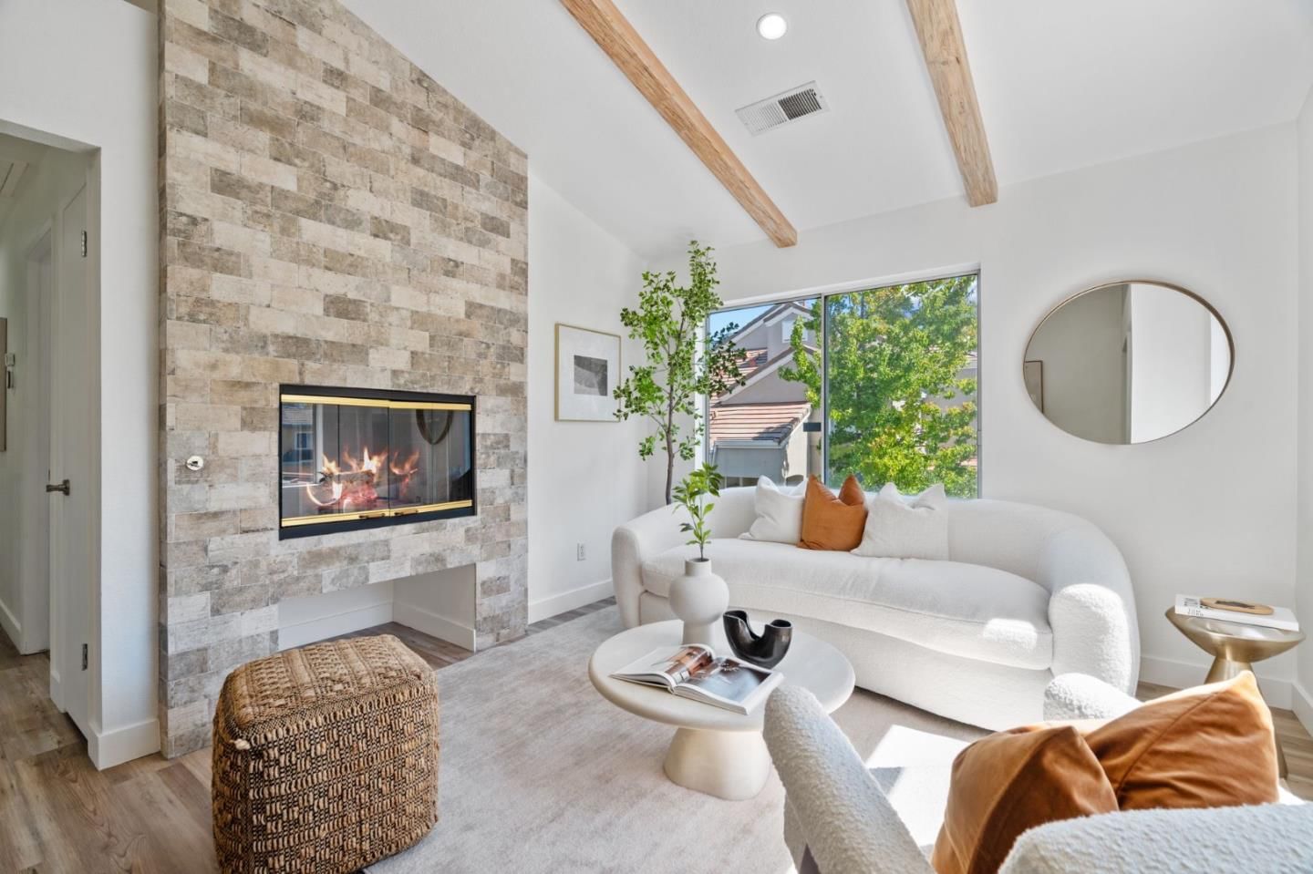 MLS Listing Photo 1