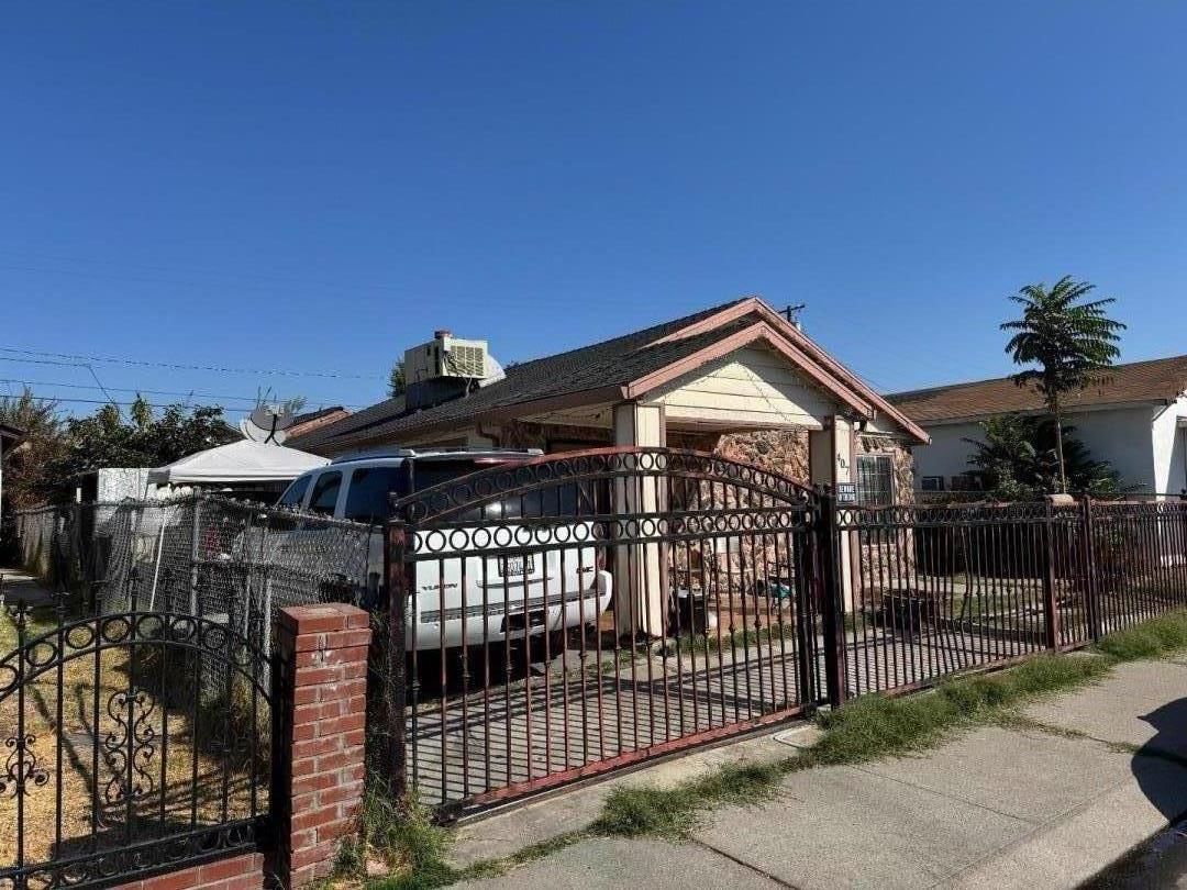 MLS Listing Photo 2