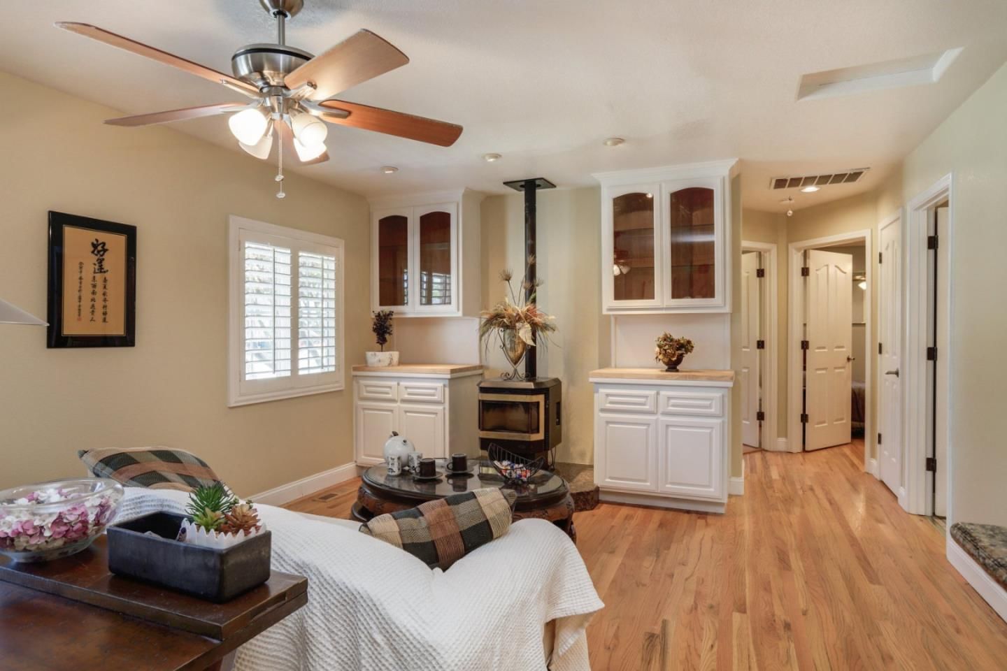 MLS Listing Photo 4