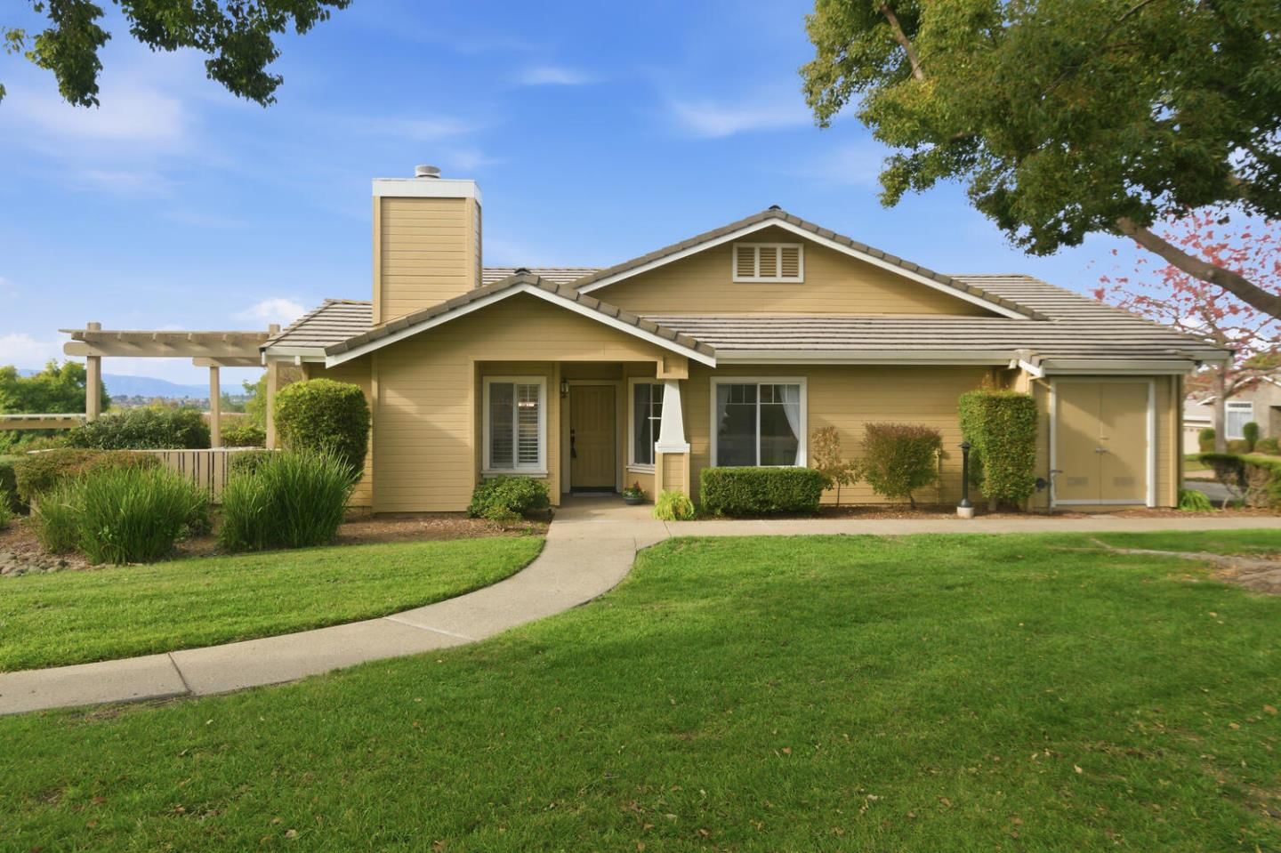 Listing Photo 1