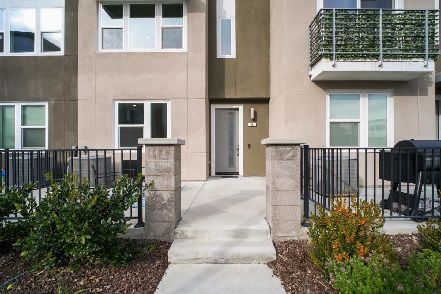 MLS Listing Photo 4