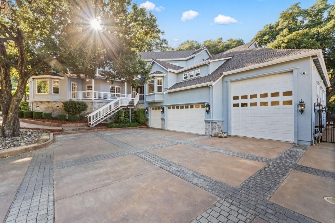 MLS Listing Photo 1