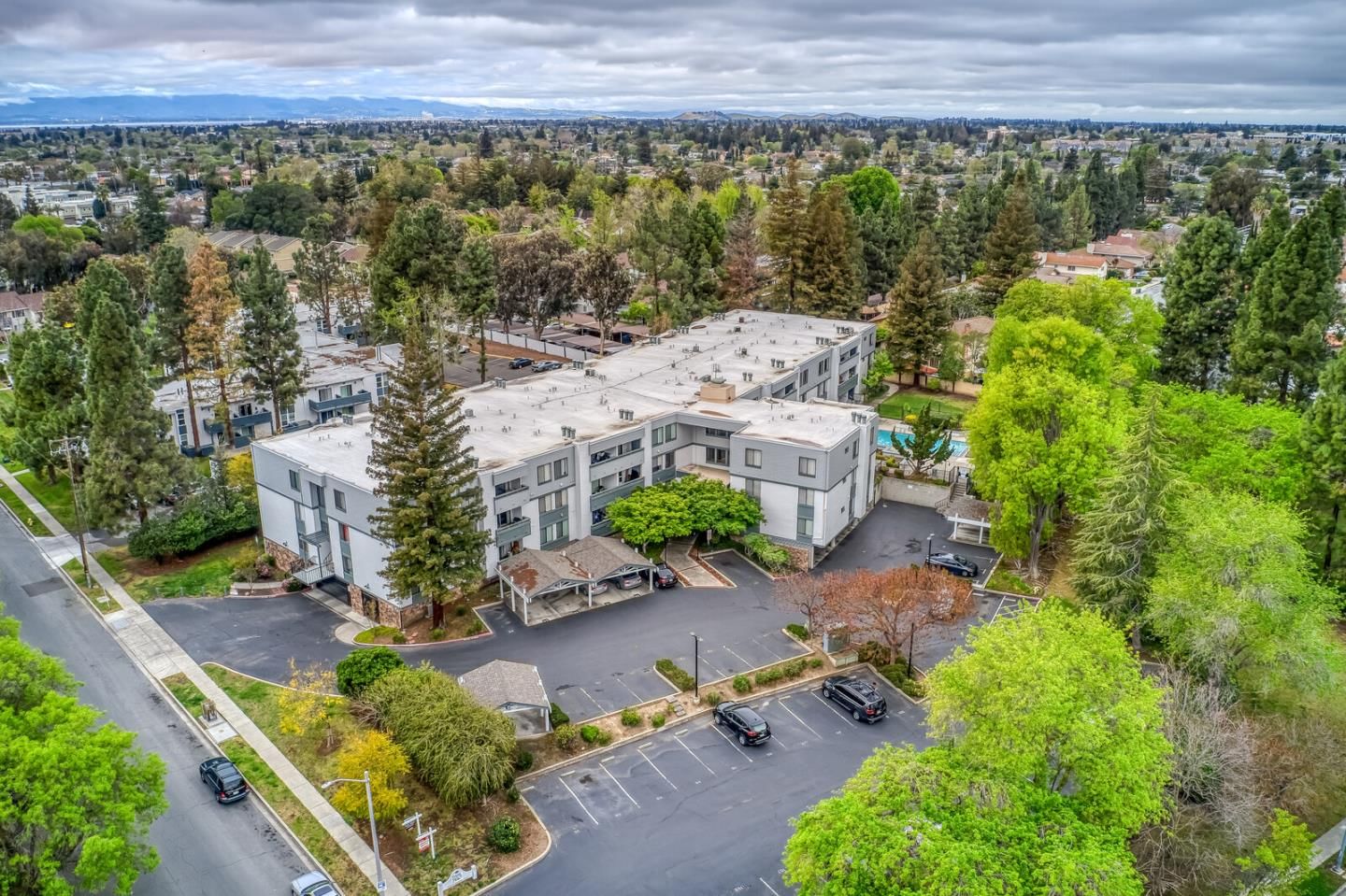 MLS Listing Photo 1