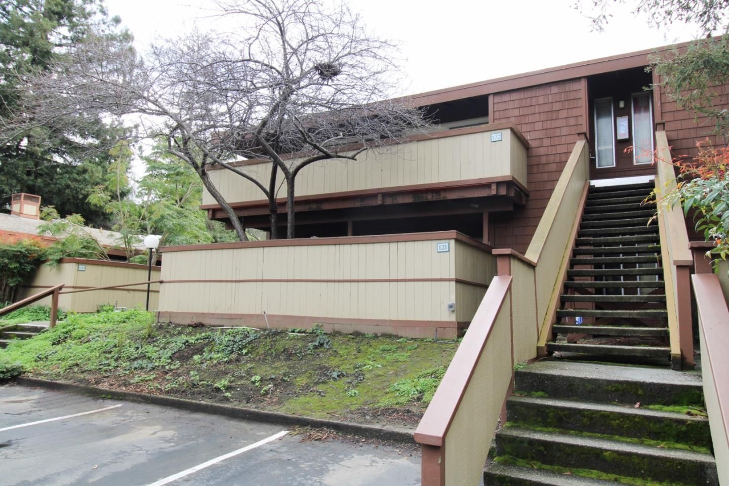 MLS Listing Photo 1