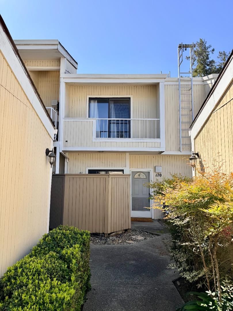 MLS Listing Photo 1