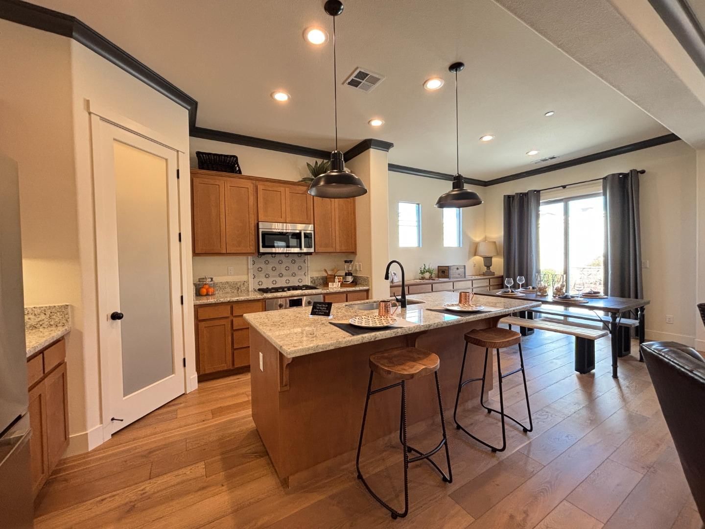 MLS Listing Photo 4