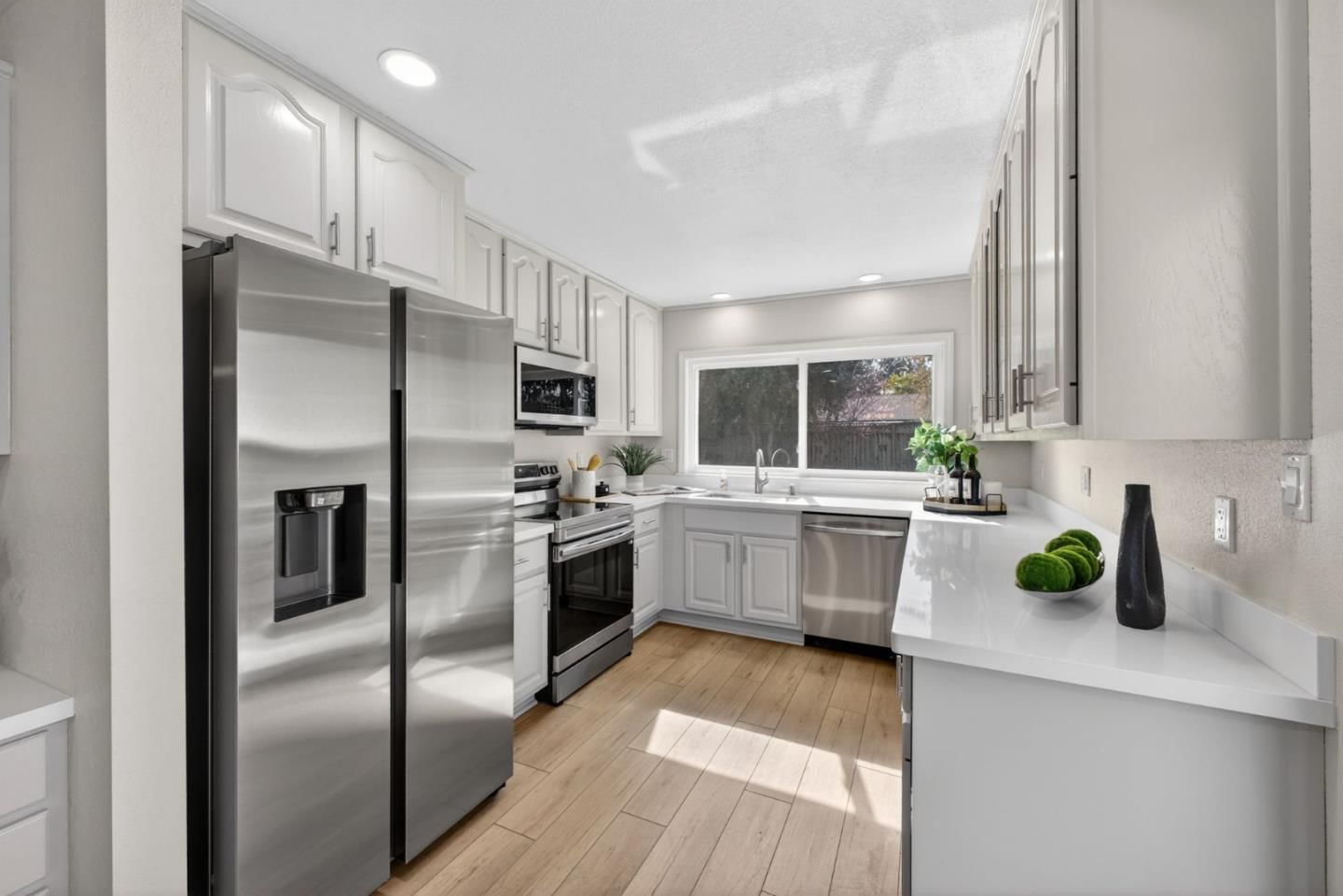 MLS Listing Photo 4
