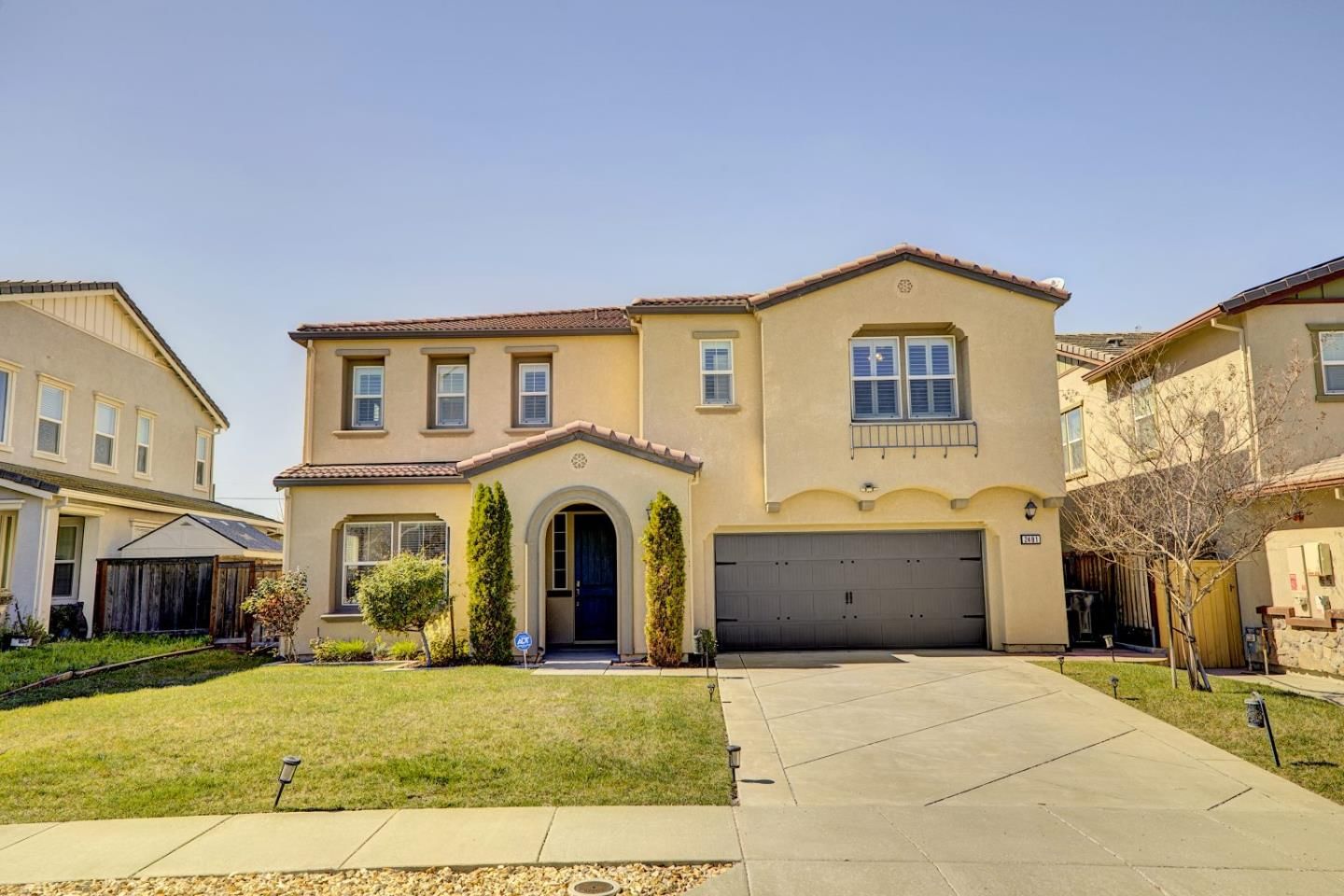 MLS Listing Photo 2