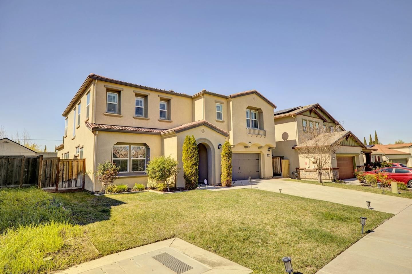 MLS Listing Photo 3