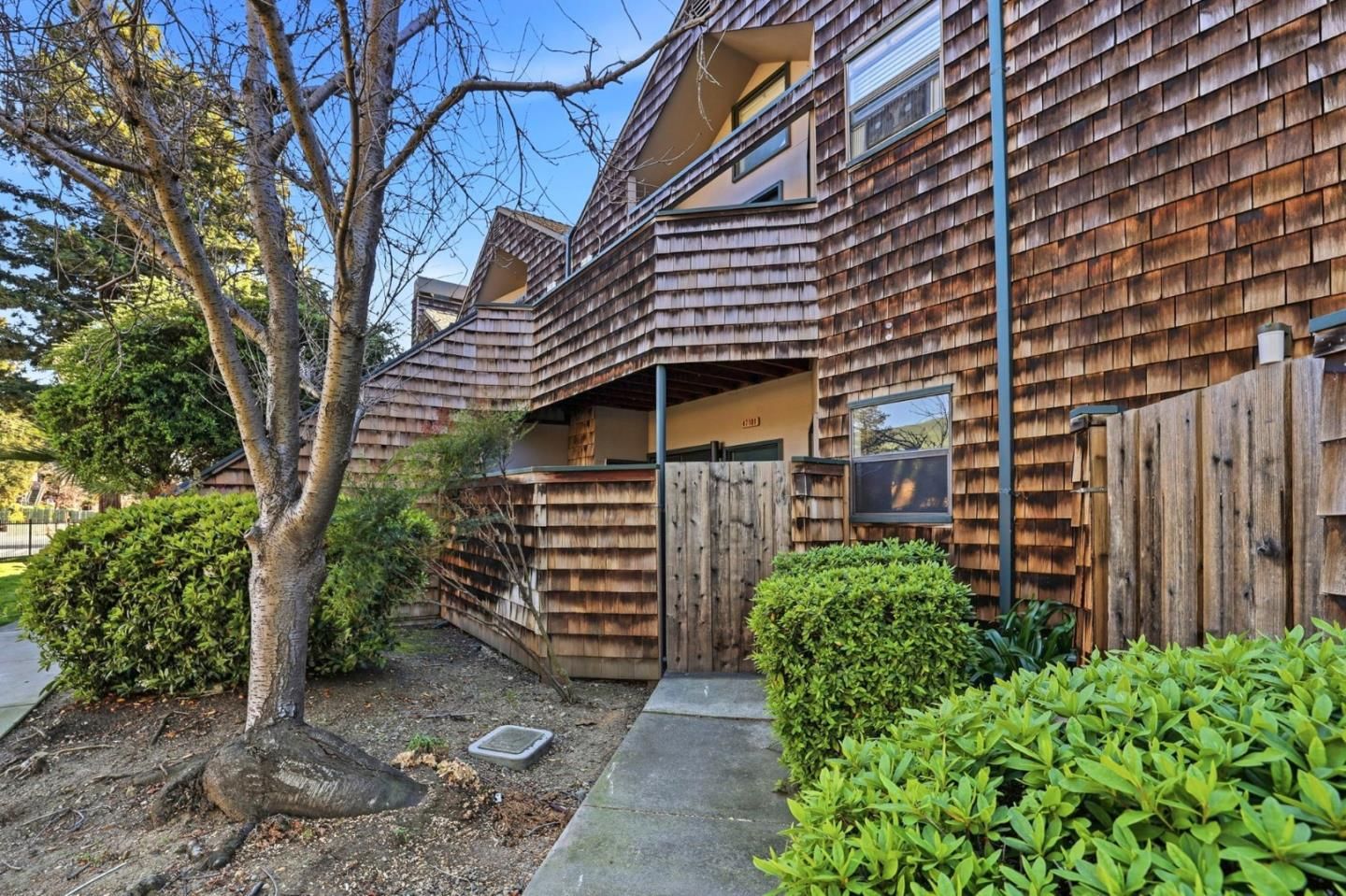 MLS Listing Photo 3