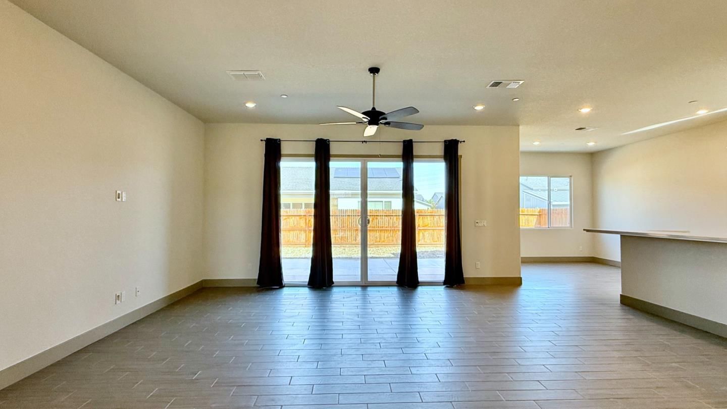 MLS Listing Photo 3