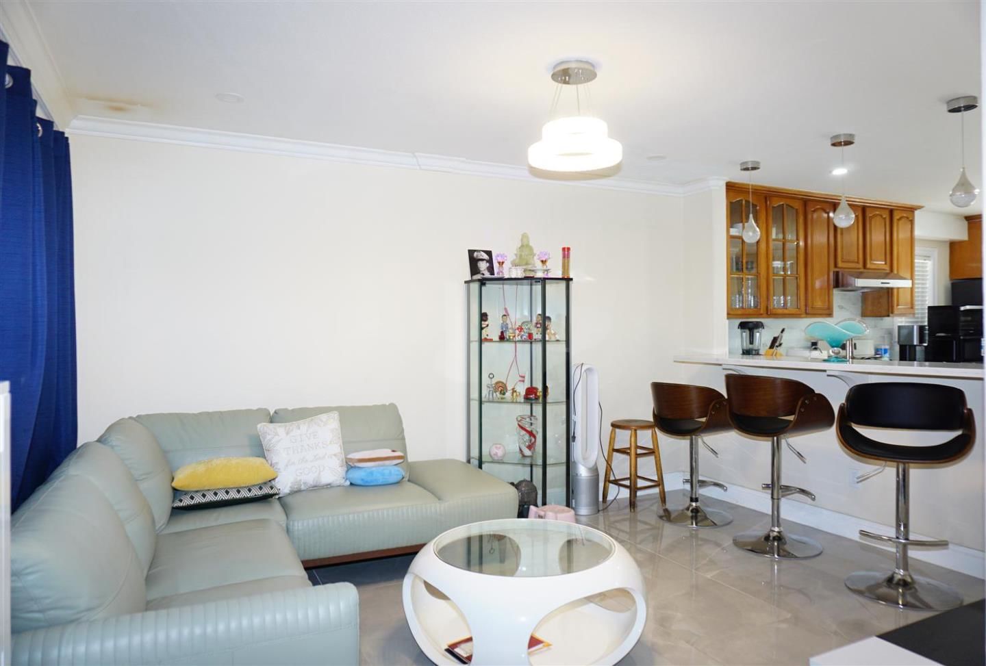 MLS Listing Photo 4