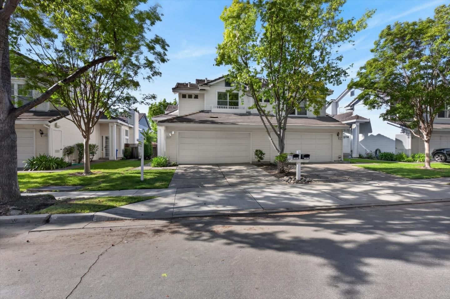 MLS Listing Photo 2