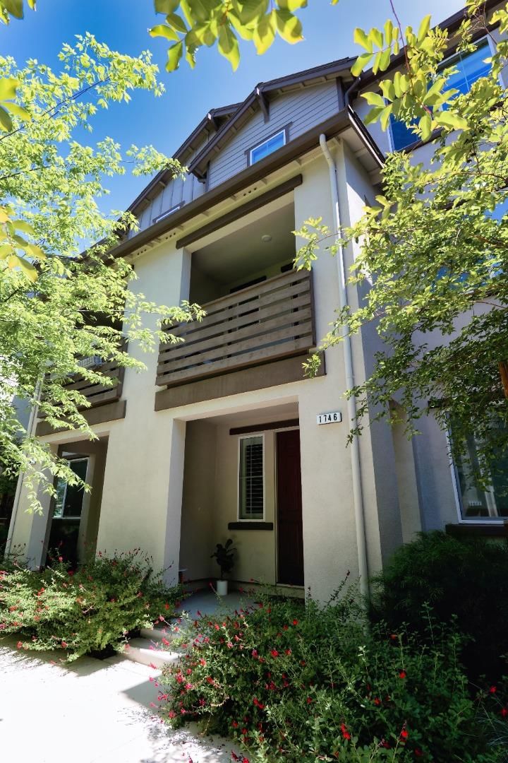 MLS Listing Photo 2