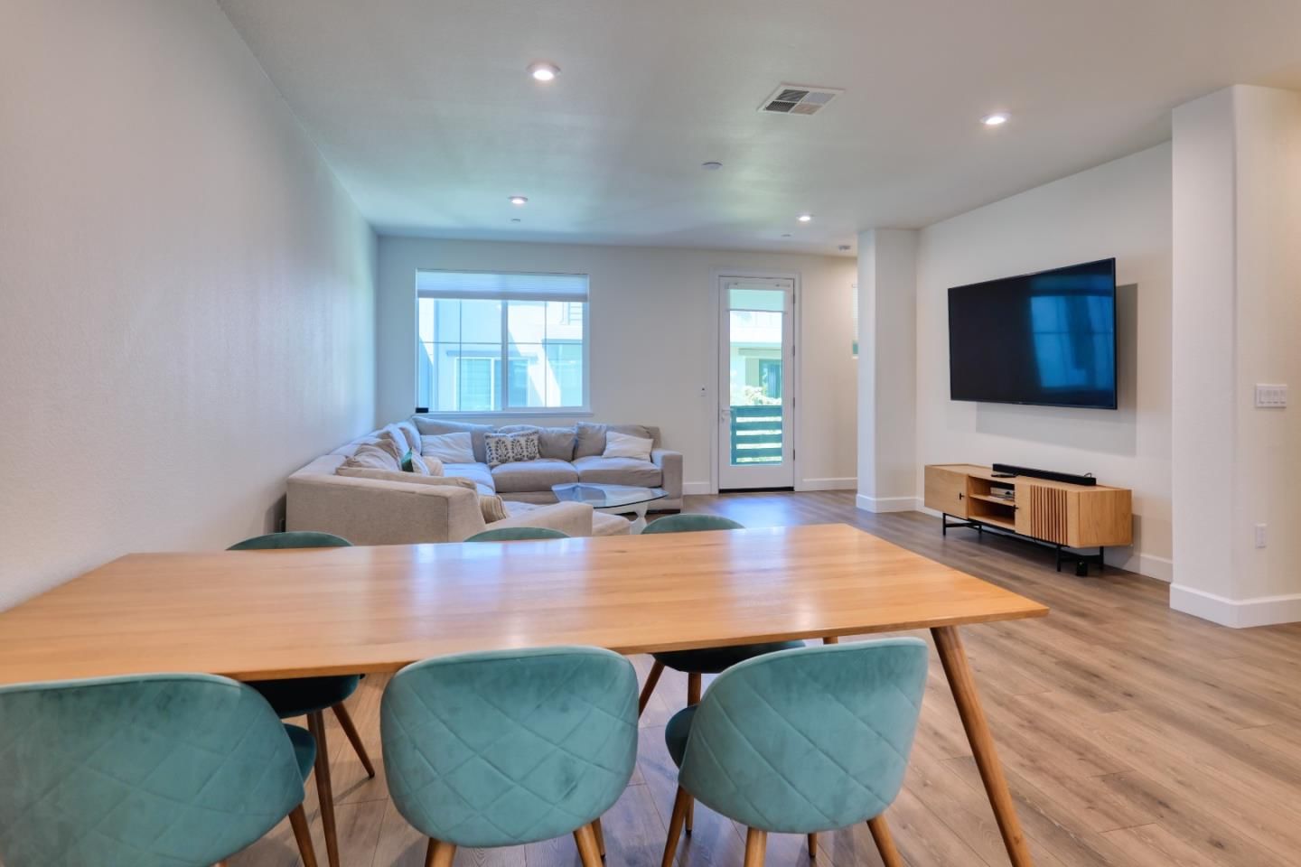 MLS Listing Photo 3