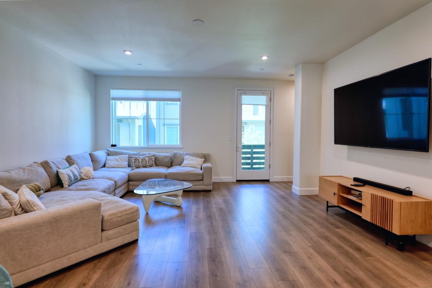 MLS Listing Photo 4