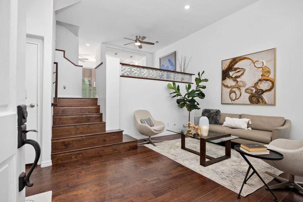 MLS Listing Photo 4